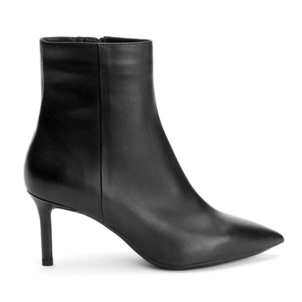 Barney's New York Women's Black Leather Ankle Boots Heels - Sz. 39.5 / US 8.5